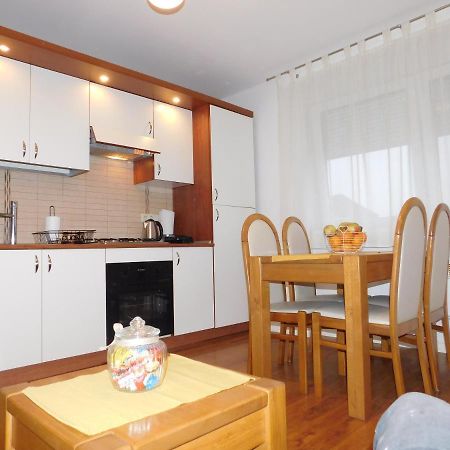 Apartman Ana Zupanja Eksteriør billede