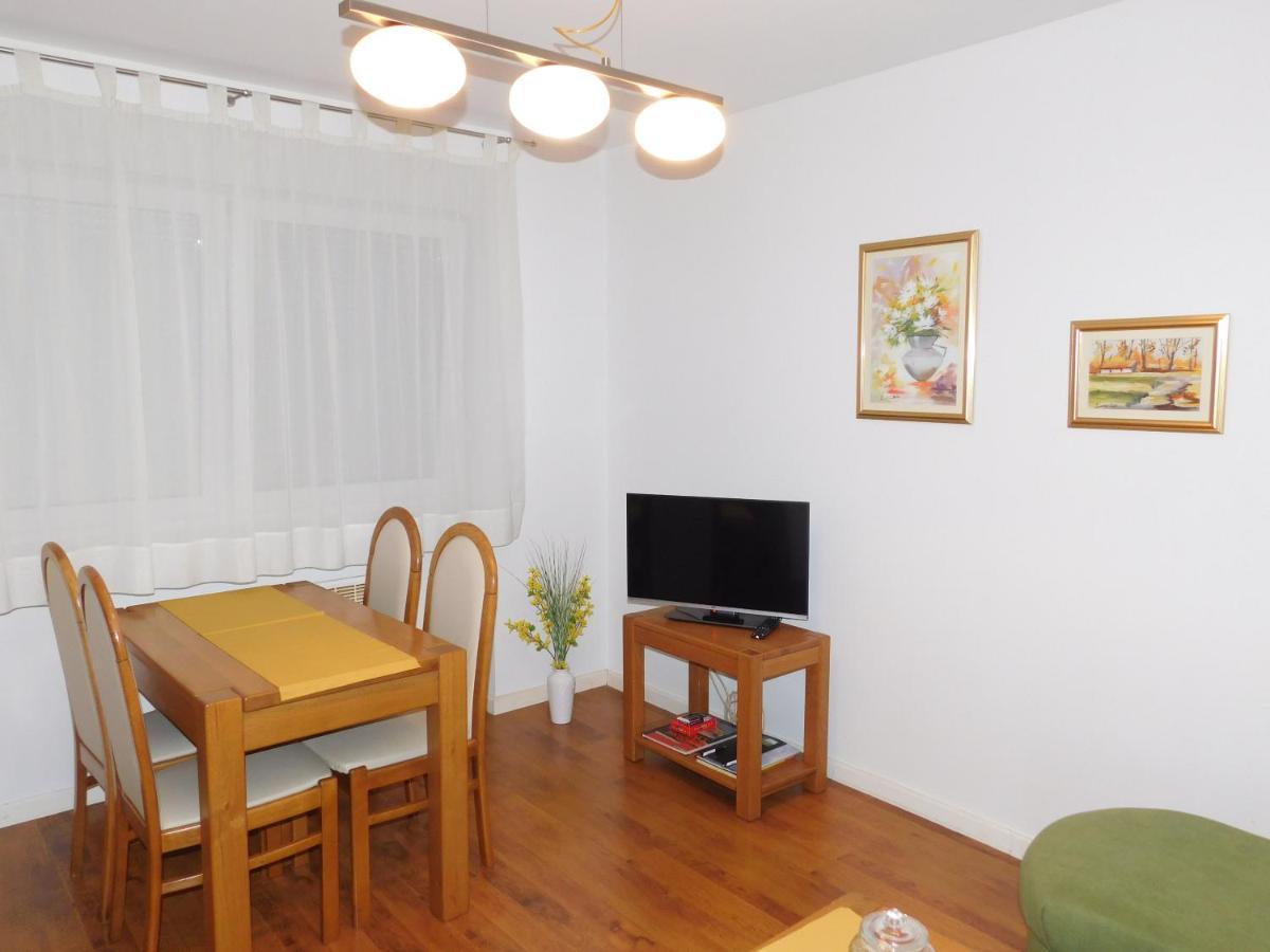 Apartman Ana Zupanja Eksteriør billede